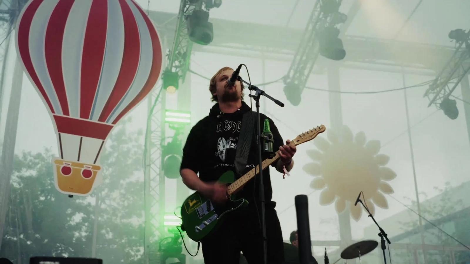 Woodpeckers live op het podium
